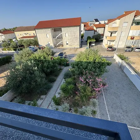 Apartment Luxury B *